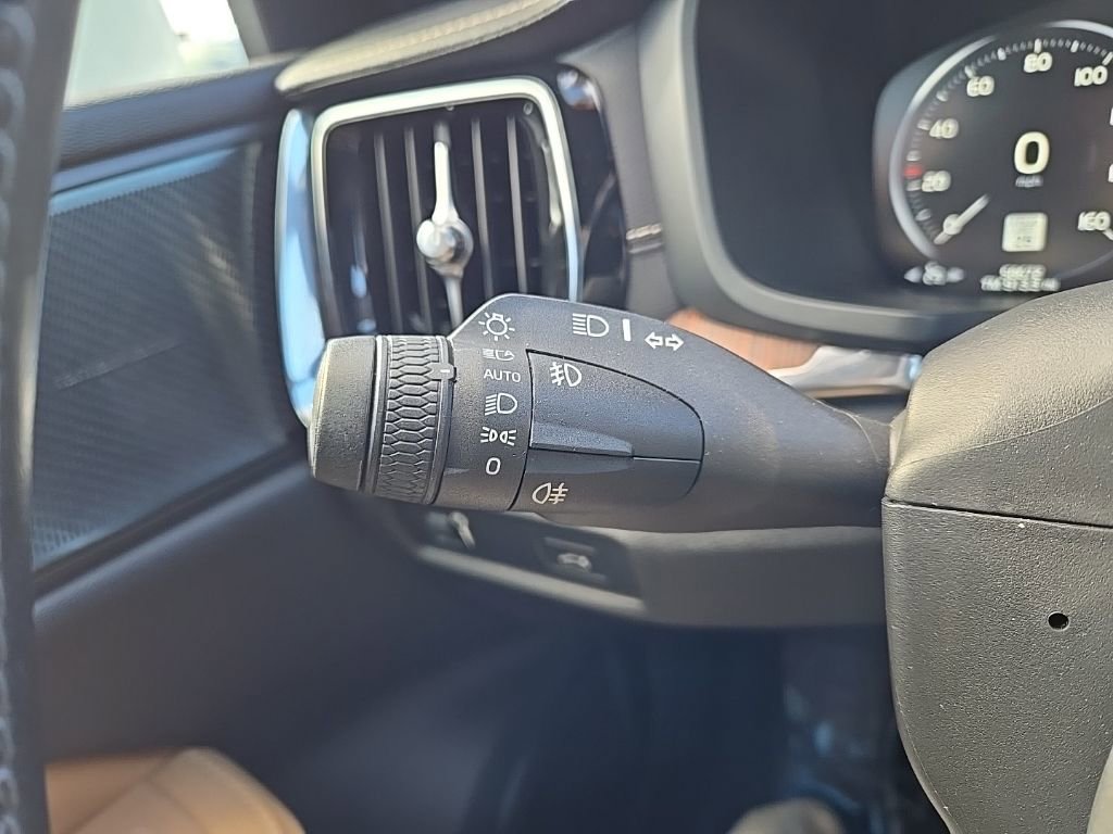 Used 2020 Volvo S60 T6 Inscription image 18