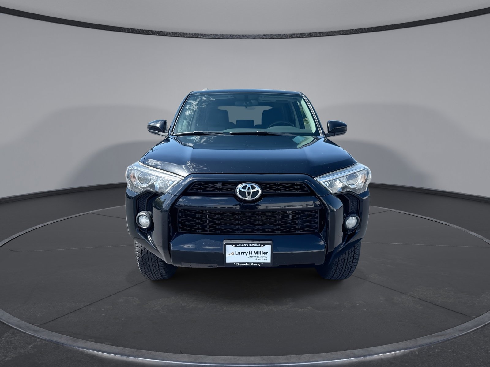 Used 2018 Toyota 4Runner SR5 AWD/4WD image 16