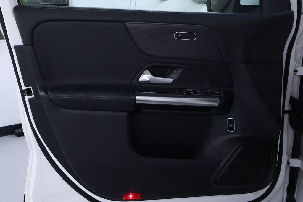 Used 2022 Mercedes-Benz GLA 250 4MATIC w/ AMG Line image 13