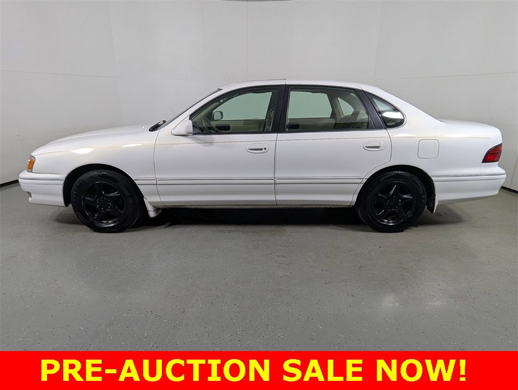 Used 1999 Toyota Avalon XL image 4