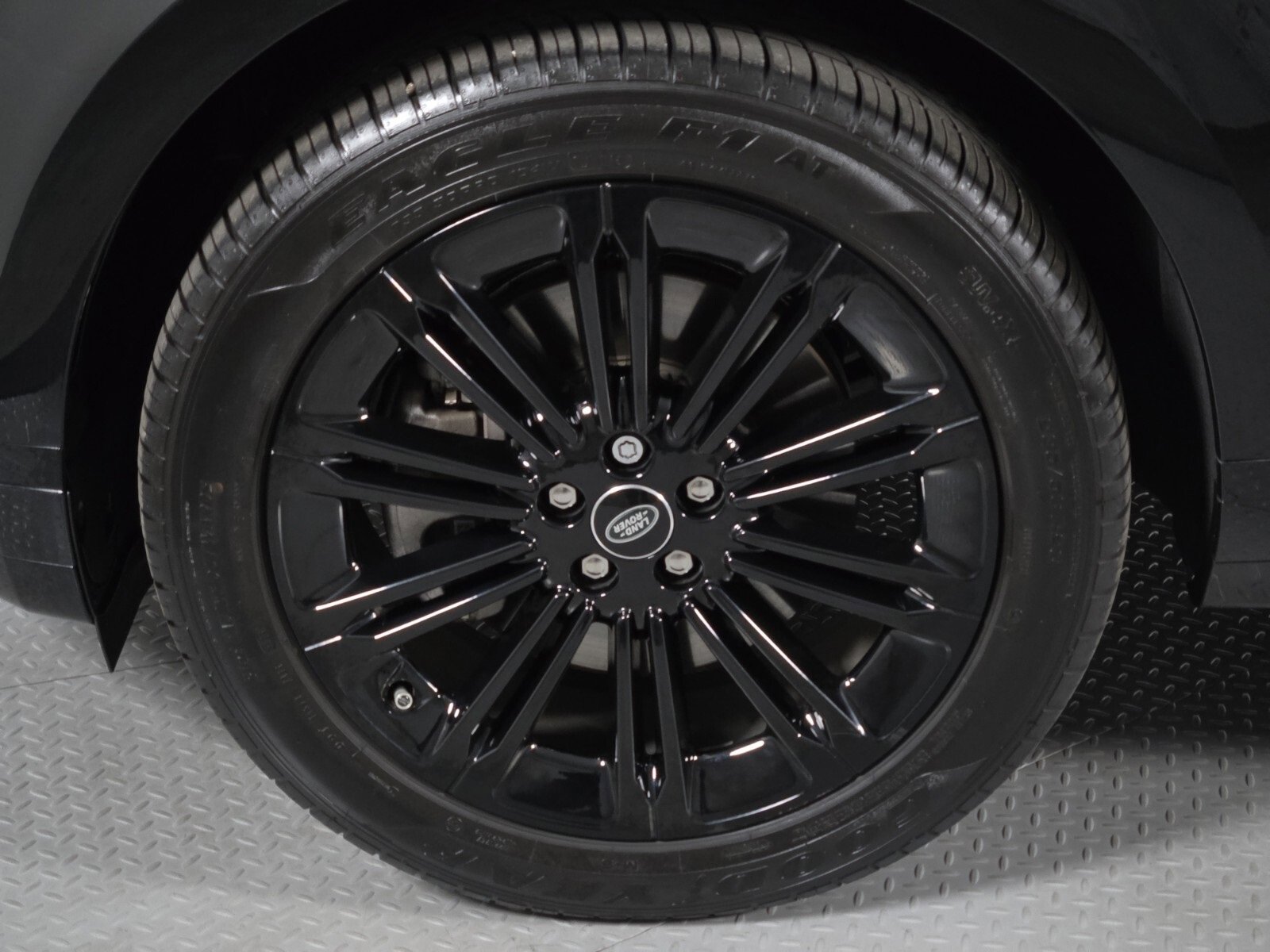 Used 2024 Land Rover Range Rover Evoque Dynamic SE image 9