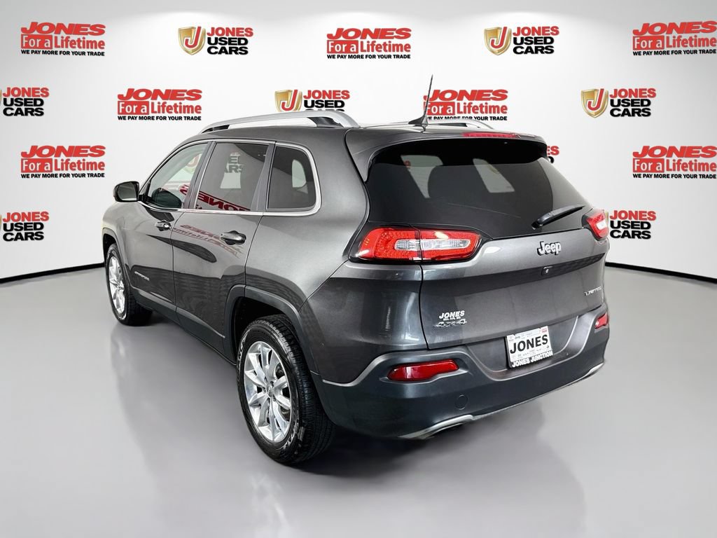 Used 2017 Jeep Cherokee Limited AWD/4WD image 2