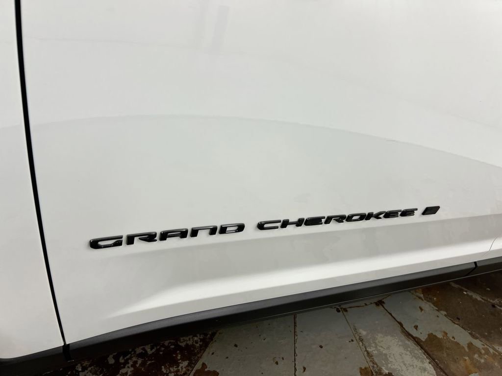 New 2026 Jeep Grand Cherokee 4WD image 26