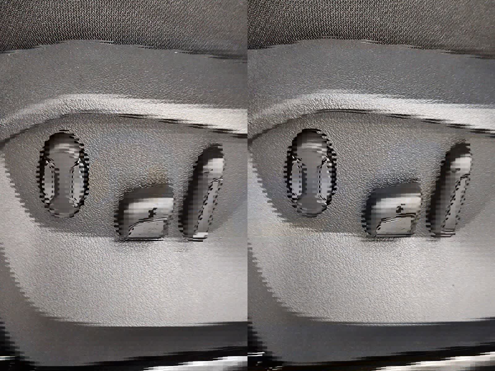 Certified 2024 Volkswagen Tiguan SE image 16