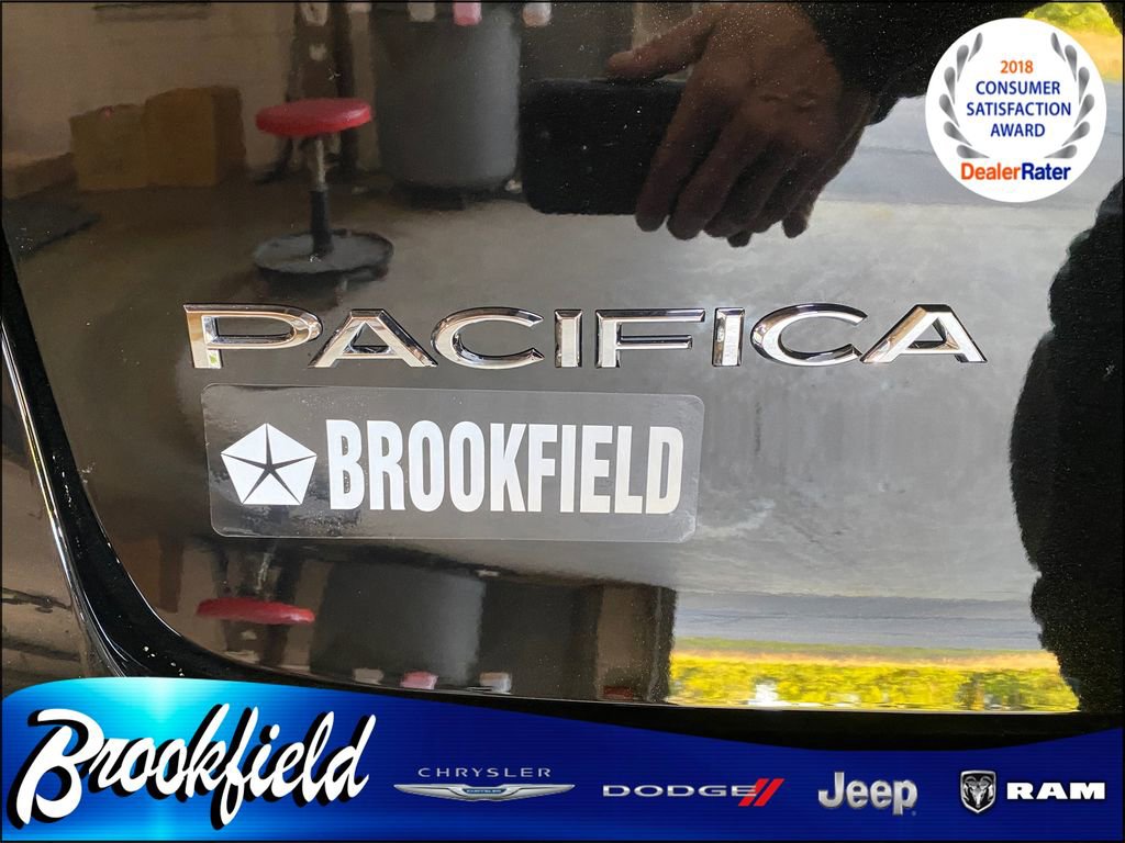 New 2026 Chrysler Pacifica Select image 10