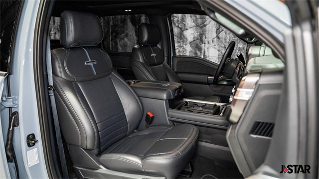 Used 2025 Ford F450 Platinum w/ FX4 Off-Road Package image 10