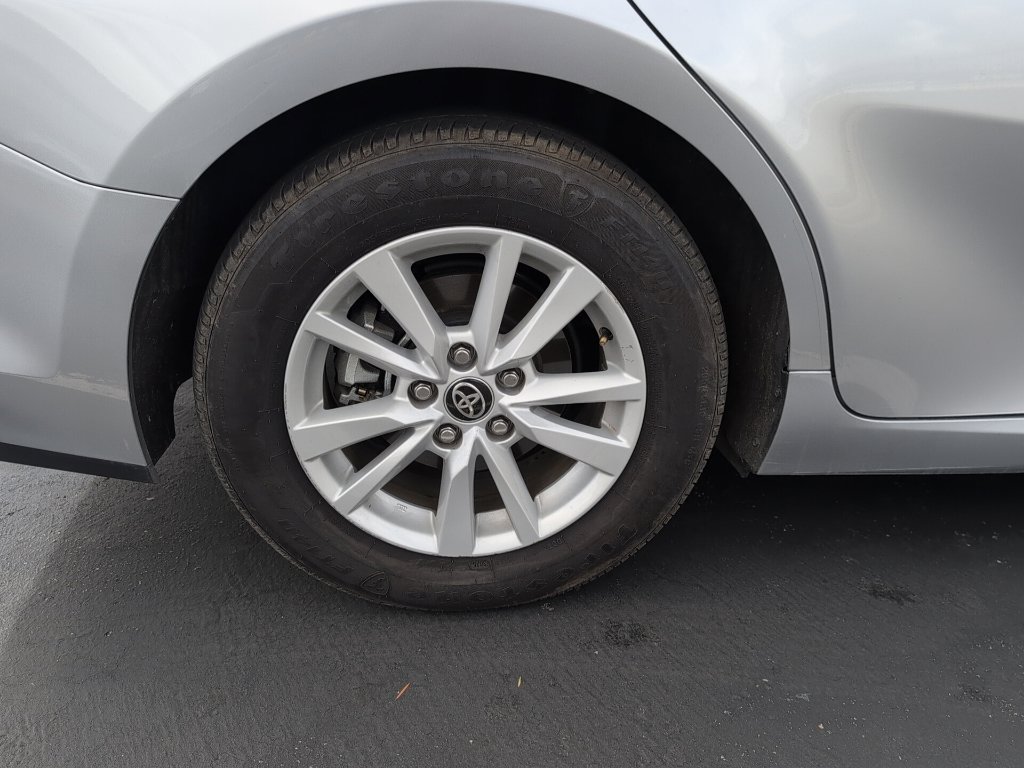 Used 2026 Toyota Camry LE FWD image 5