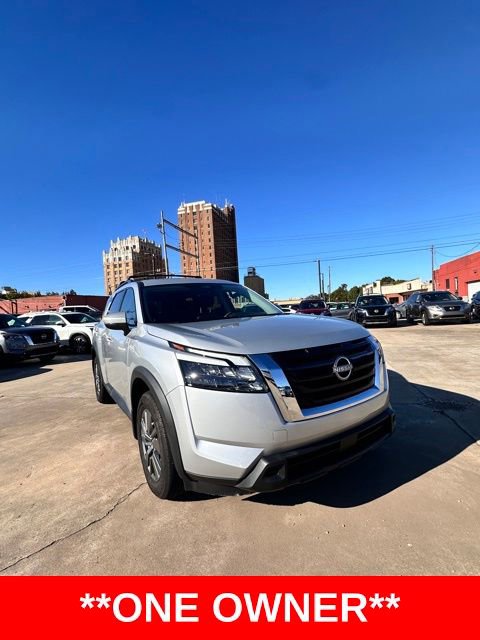 Certified 2024 Nissan Pathfinder SV w/ SV Premium Package image 3