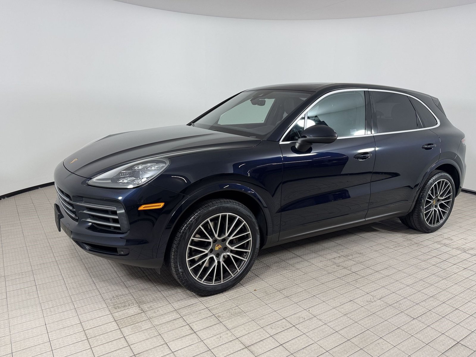 Certified 2023 Porsche Cayenne Platinum Edition AWD/4WD image 1