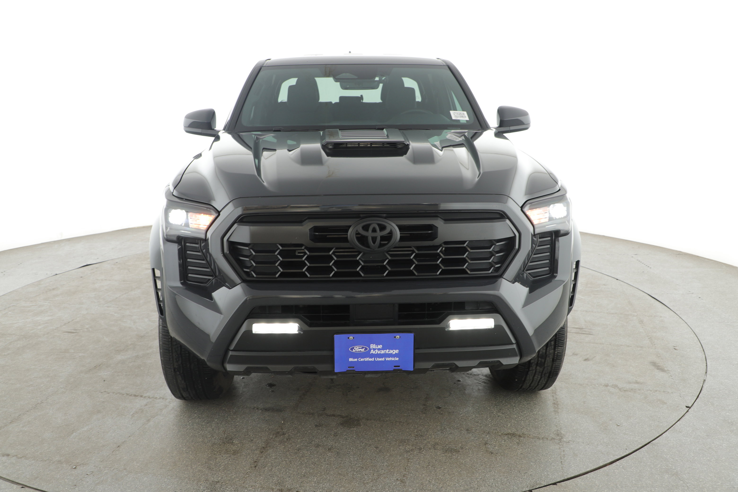 Used 2024 Toyota Tacoma TRD Sport image 2