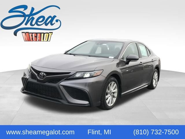 Used 2022 Toyota Camry SE image 1