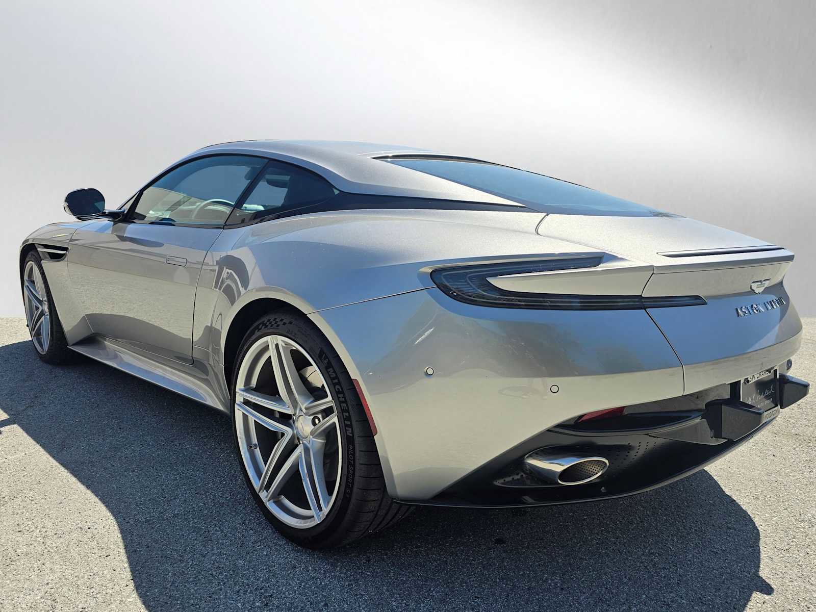 Used 2024 Aston Martin DB12 Coupe image 5