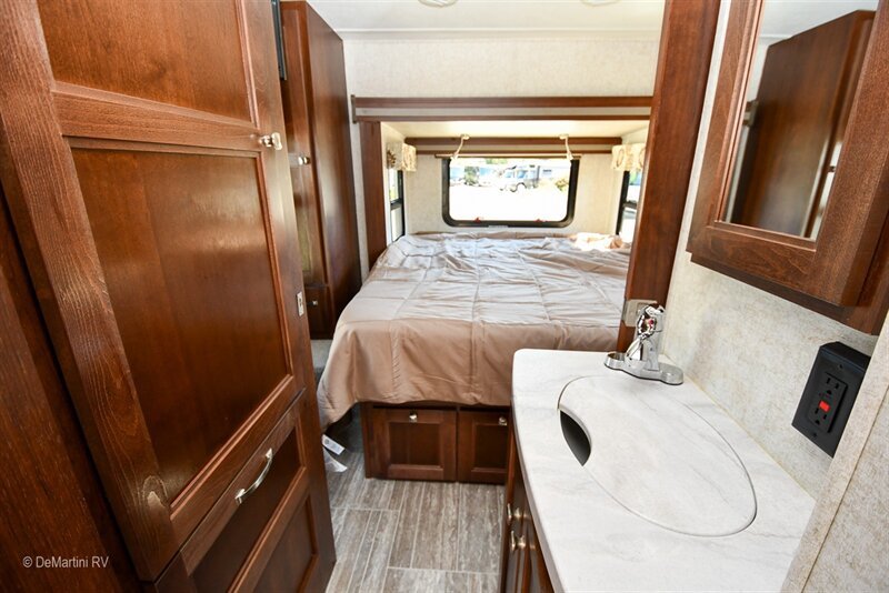 Used 2018 Mercedes-Benz Sprinter 3500 image 7