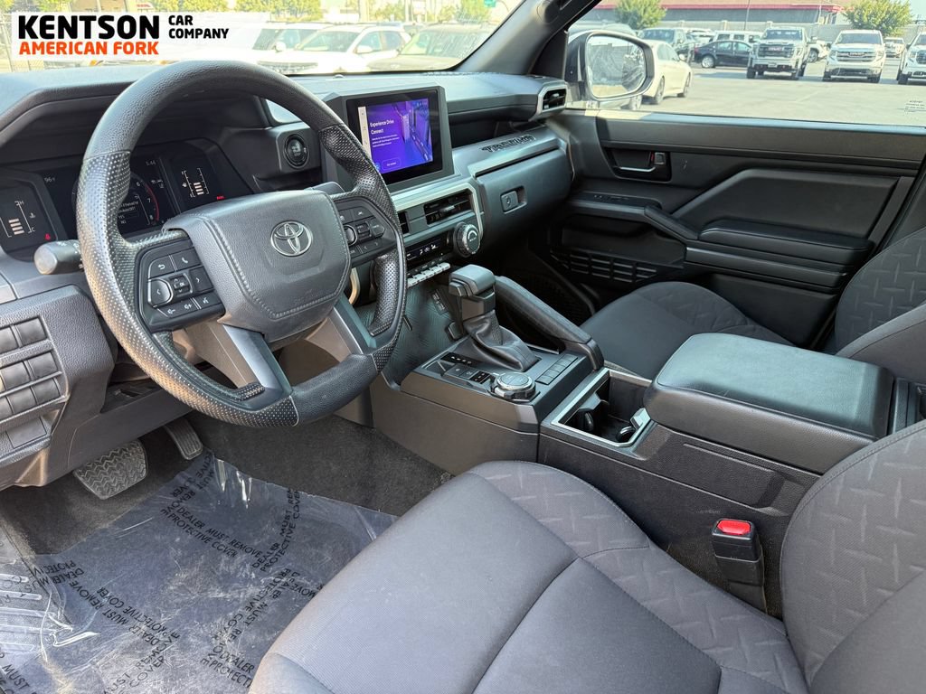Used 2025 Toyota Tacoma SR5 AWD/4WD image 27