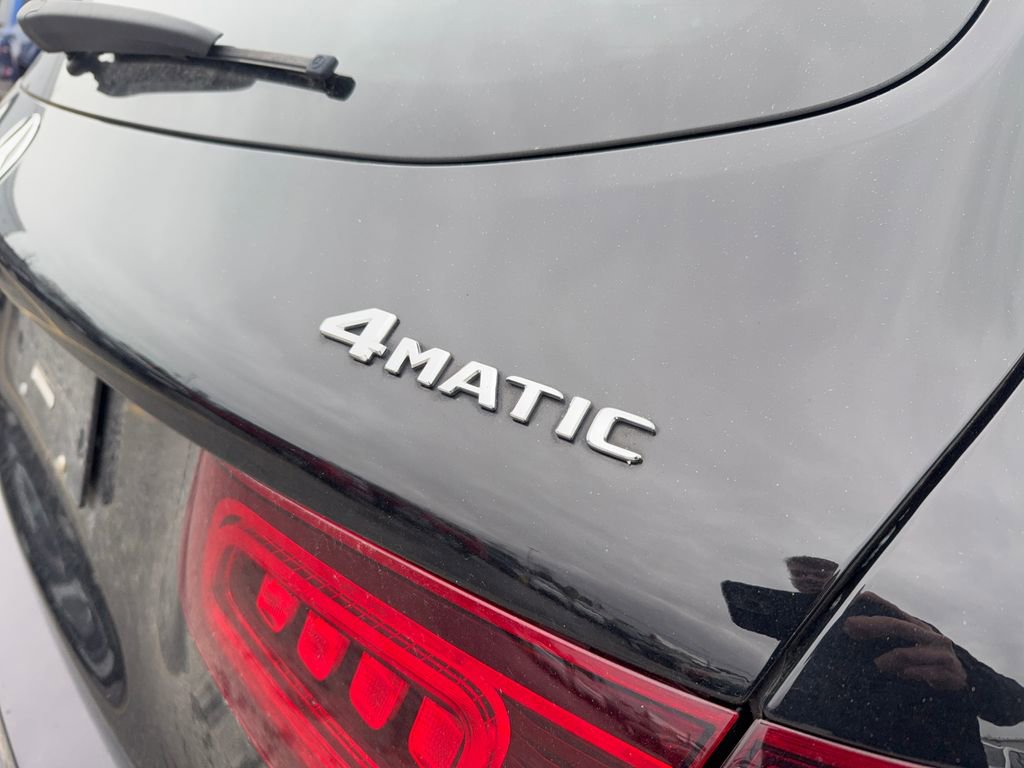 Used 2021 Mercedes-Benz GLC 300 4MATIC w/ AMG Line image 7