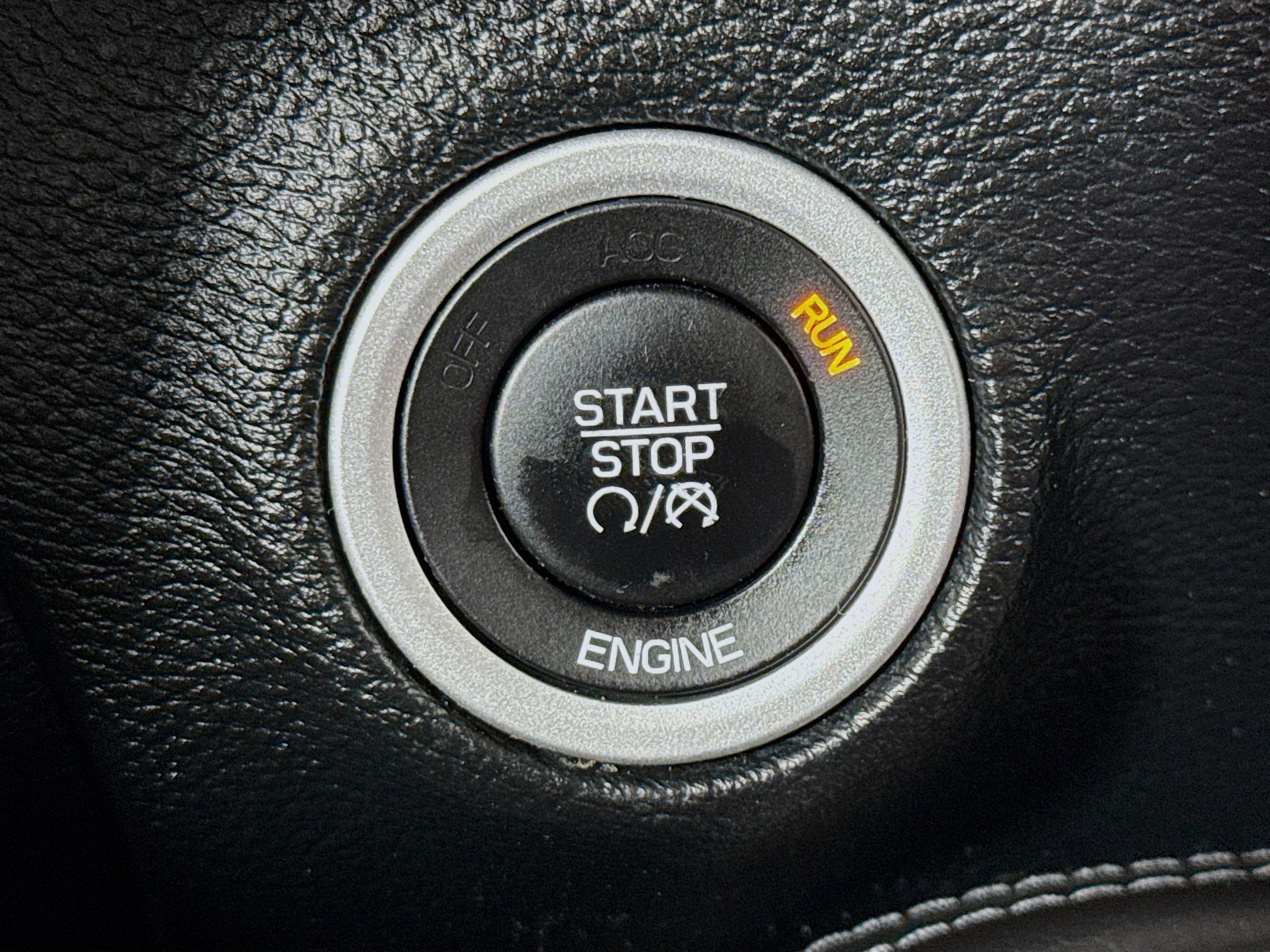 Used 2016 Dodge Challenger SXT image 20