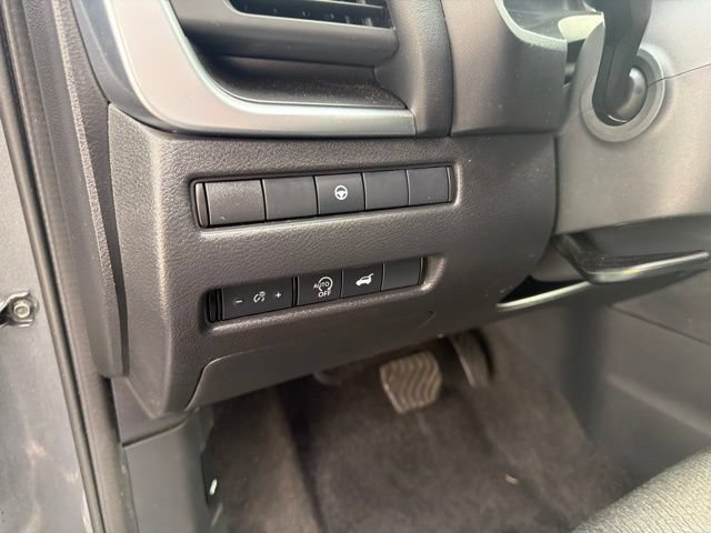 Used 2025 Nissan Rogue SV AWD/4WD image 18