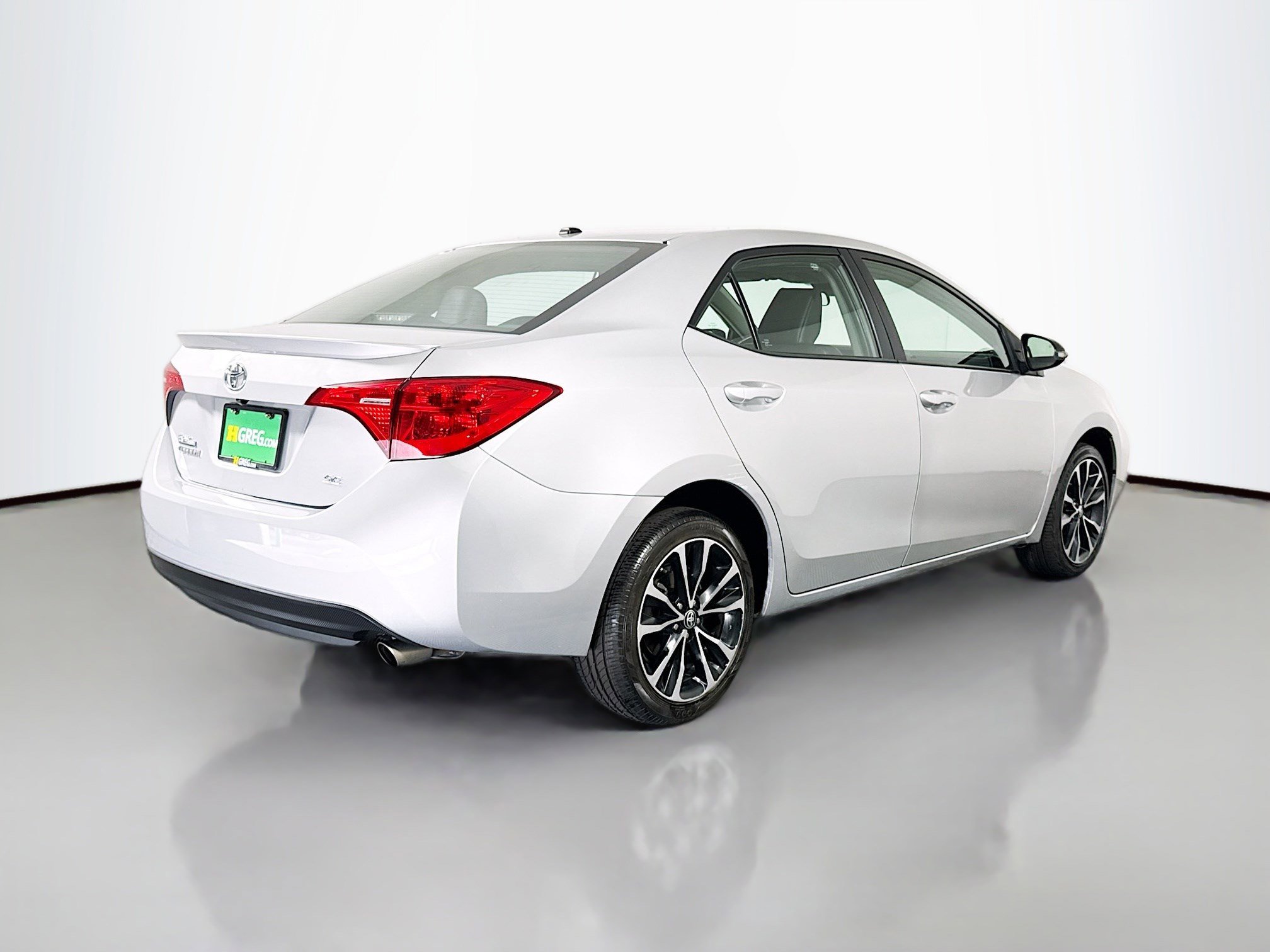 Used 2018 Toyota Corolla SE w/ SE Premium Package FWD image 10