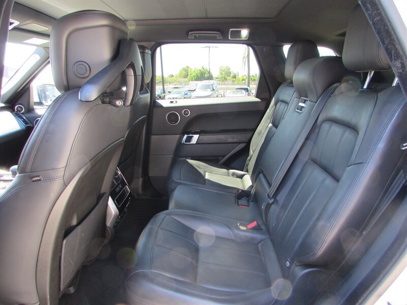 Used 2020 Land Rover Range Rover Sport HSE AWD/4WD image 26