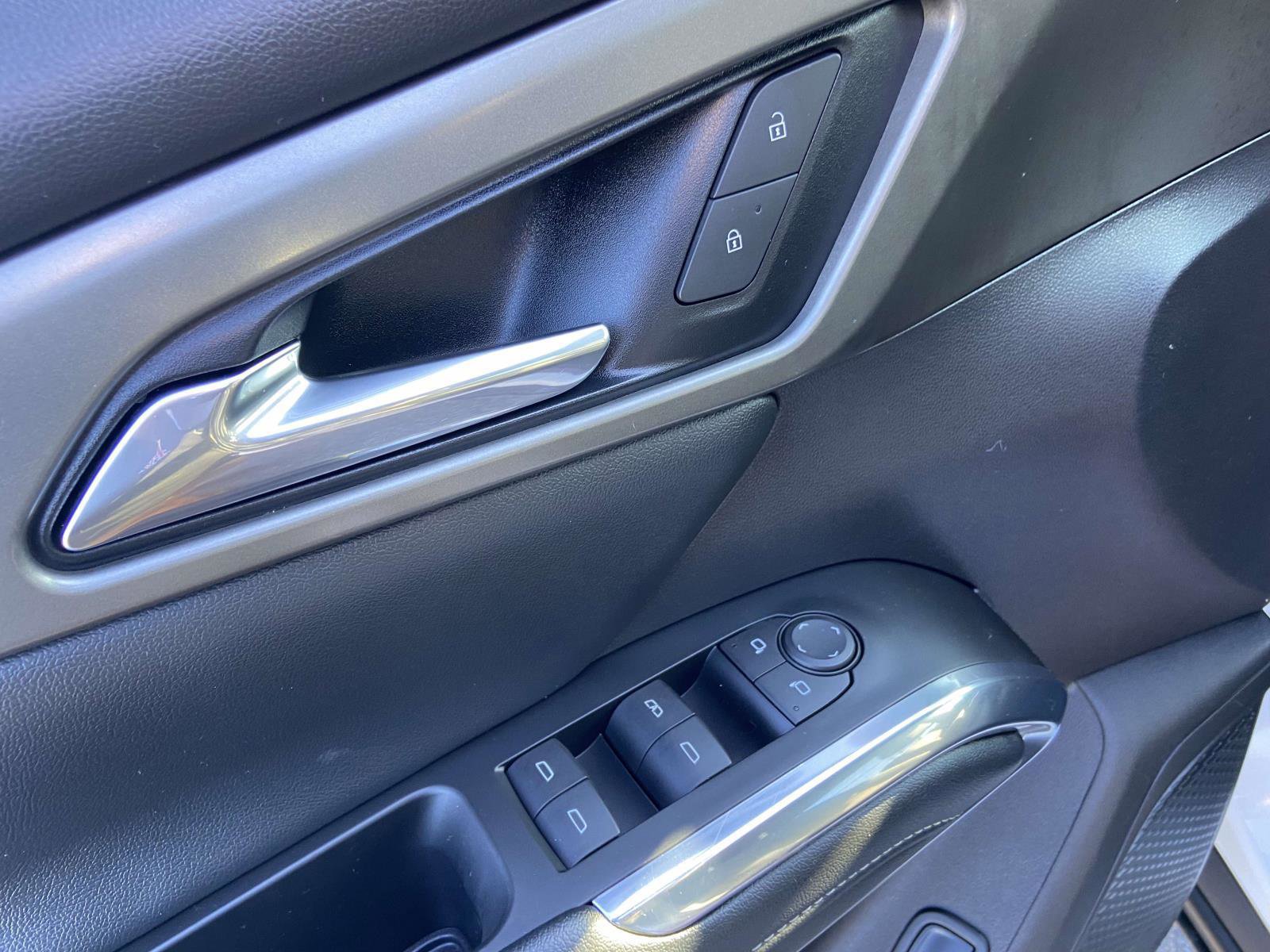 Certified 2025 Chevrolet Traverse LT image 8