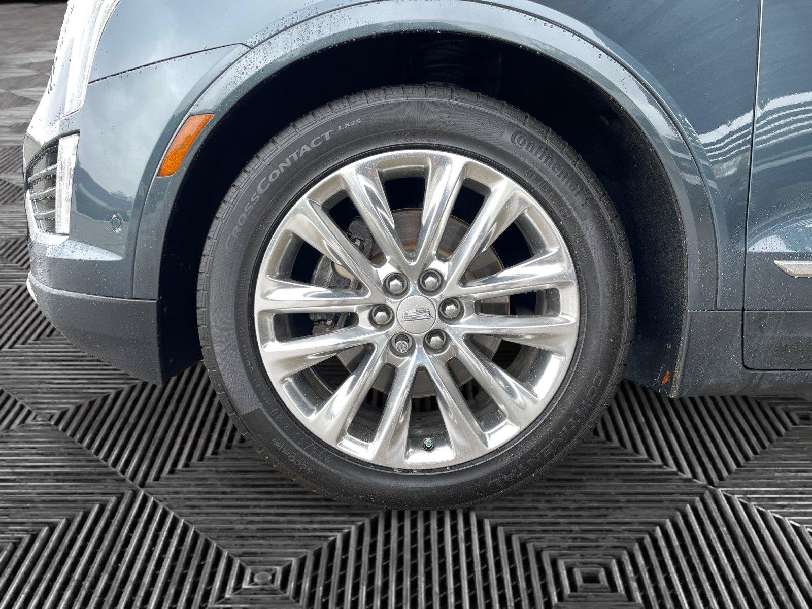 Used 2019 Cadillac XT5 Platinum AWD/4WD image 14