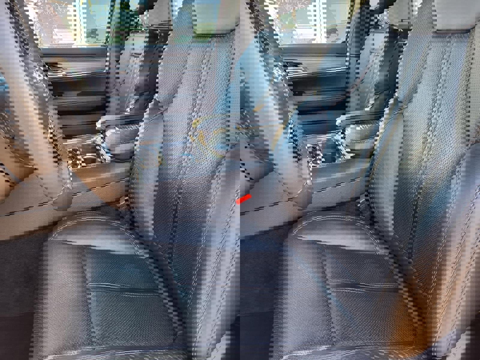 Certified 2024 Jeep Wagoneer L Series III w/ Flexible Seating Group image 3