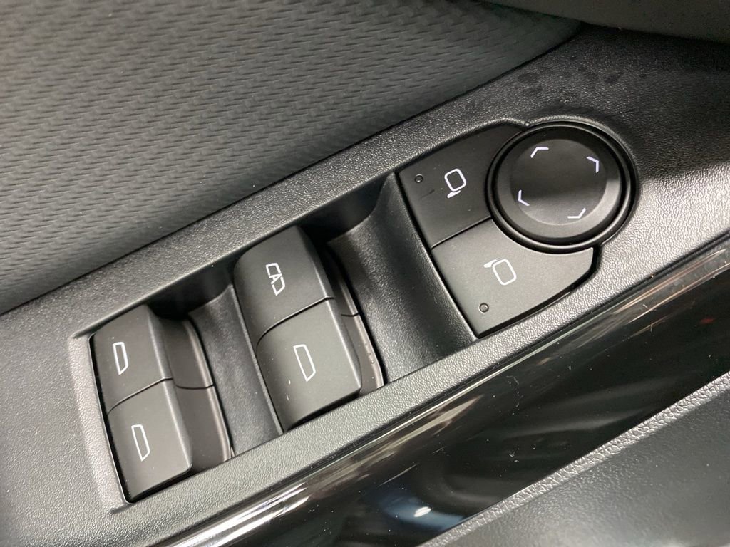 New 2026 Chevrolet Equinox LT w/ Convenience Package II AWD/4WD image 35