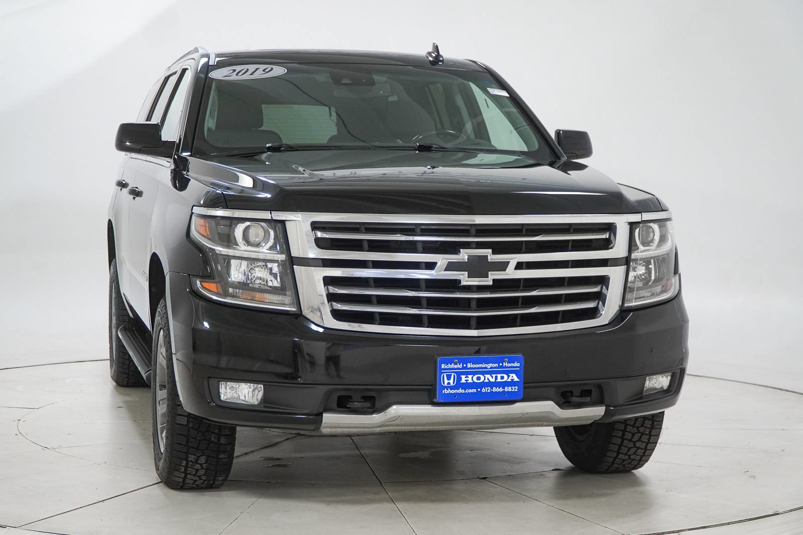 Used 2019 Chevrolet Tahoe LT w/ Luxury Package AWD/4WD image 17