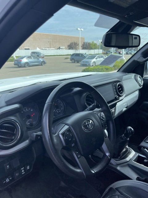 Used 2021 Toyota Tacoma TRD Off-Road w/ Technology Package image 13