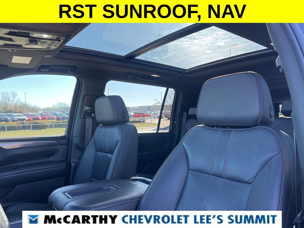Used 2022 Chevrolet Suburban RST w/ Luxury Package image 58
