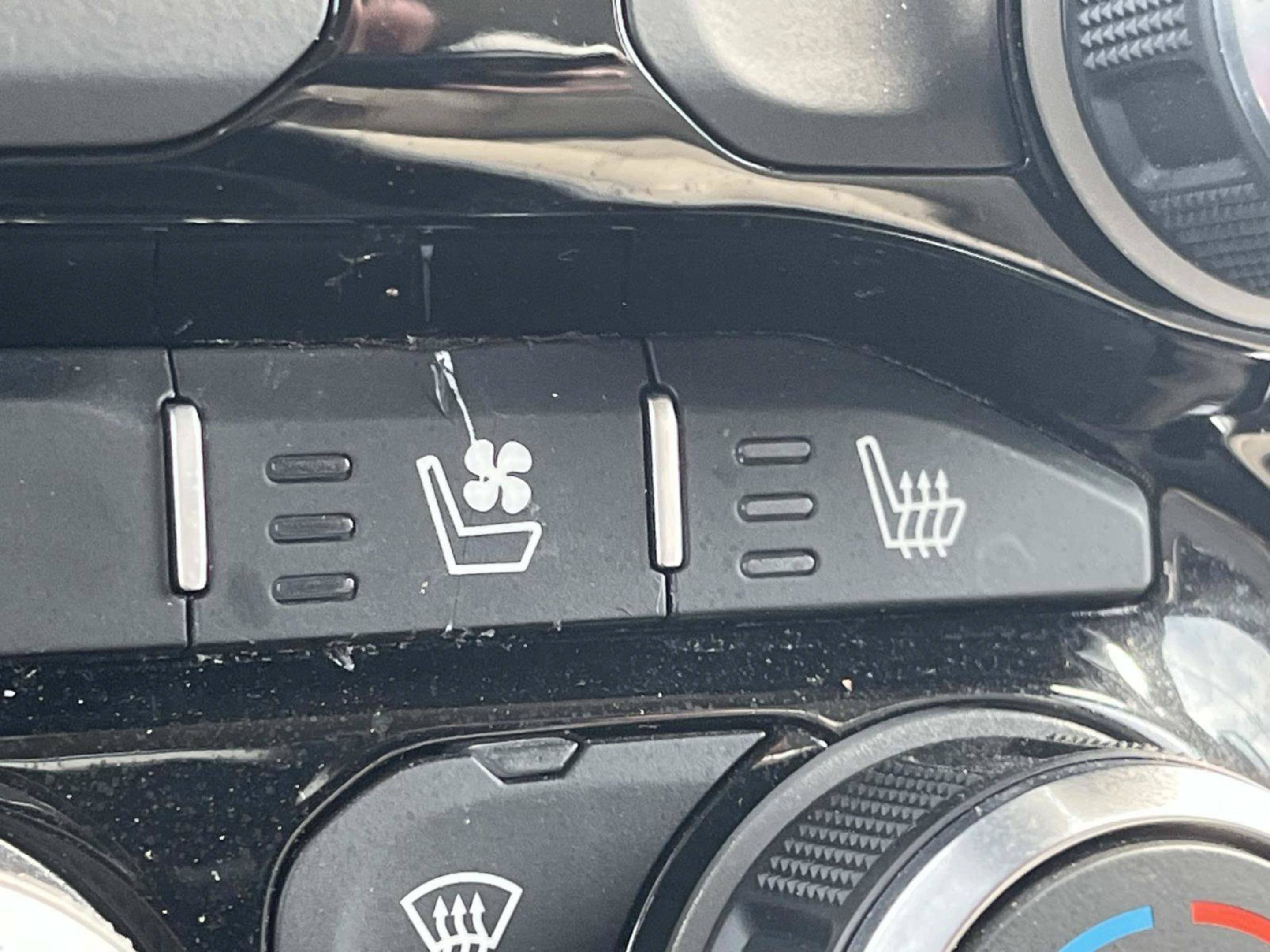 Used 2022 RAM 1500 Laramie AWD/4WD image 47