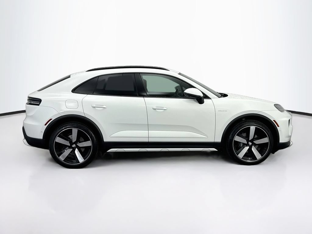 Used 2024 Porsche Macan 4 Electric AWD/4WD image 8
