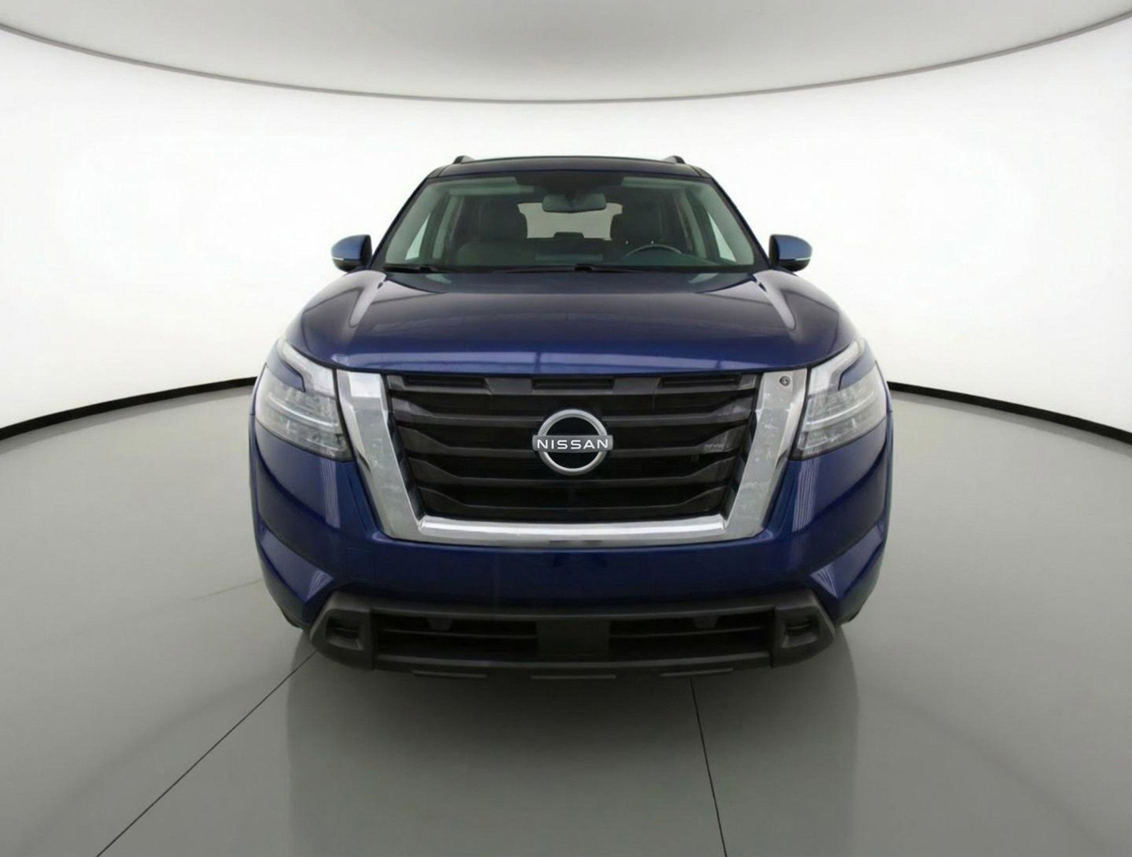 Used 2025 Nissan Pathfinder SV FWD image 2
