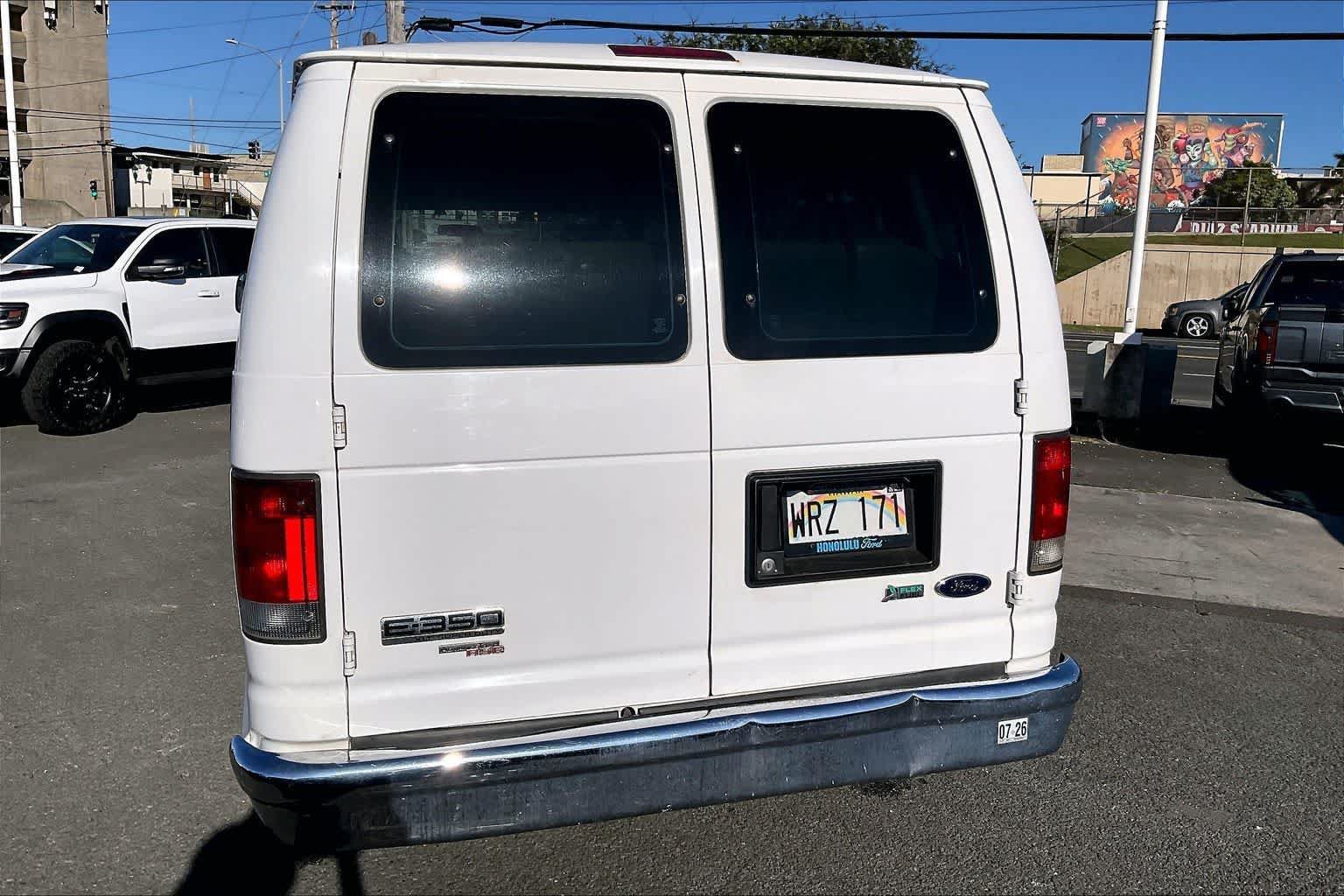 Used 2011 Ford E-350 and Econoline 350 XLT RWD image 18
