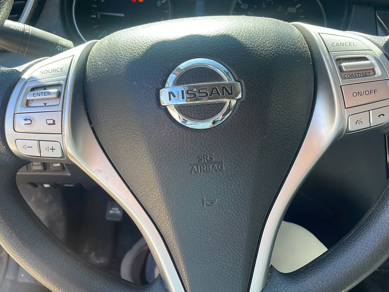 Used 2016 Nissan Rogue SV AWD/4WD image 18