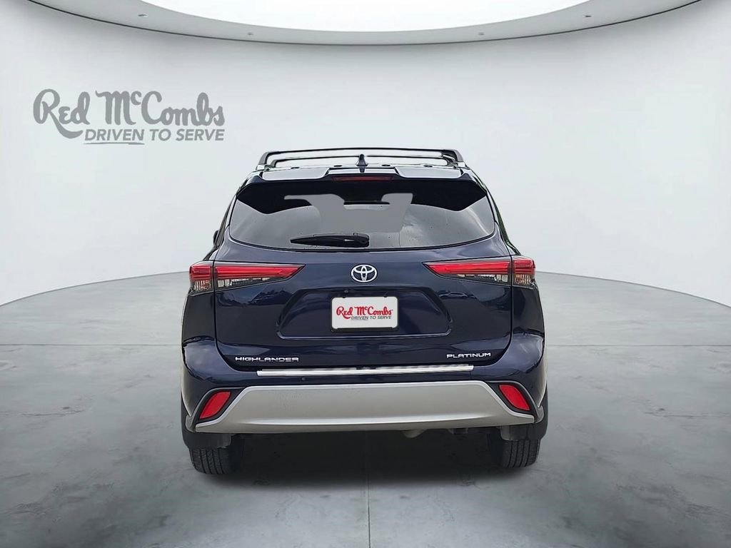 Used 2020 Toyota Highlander Platinum FWD image 4