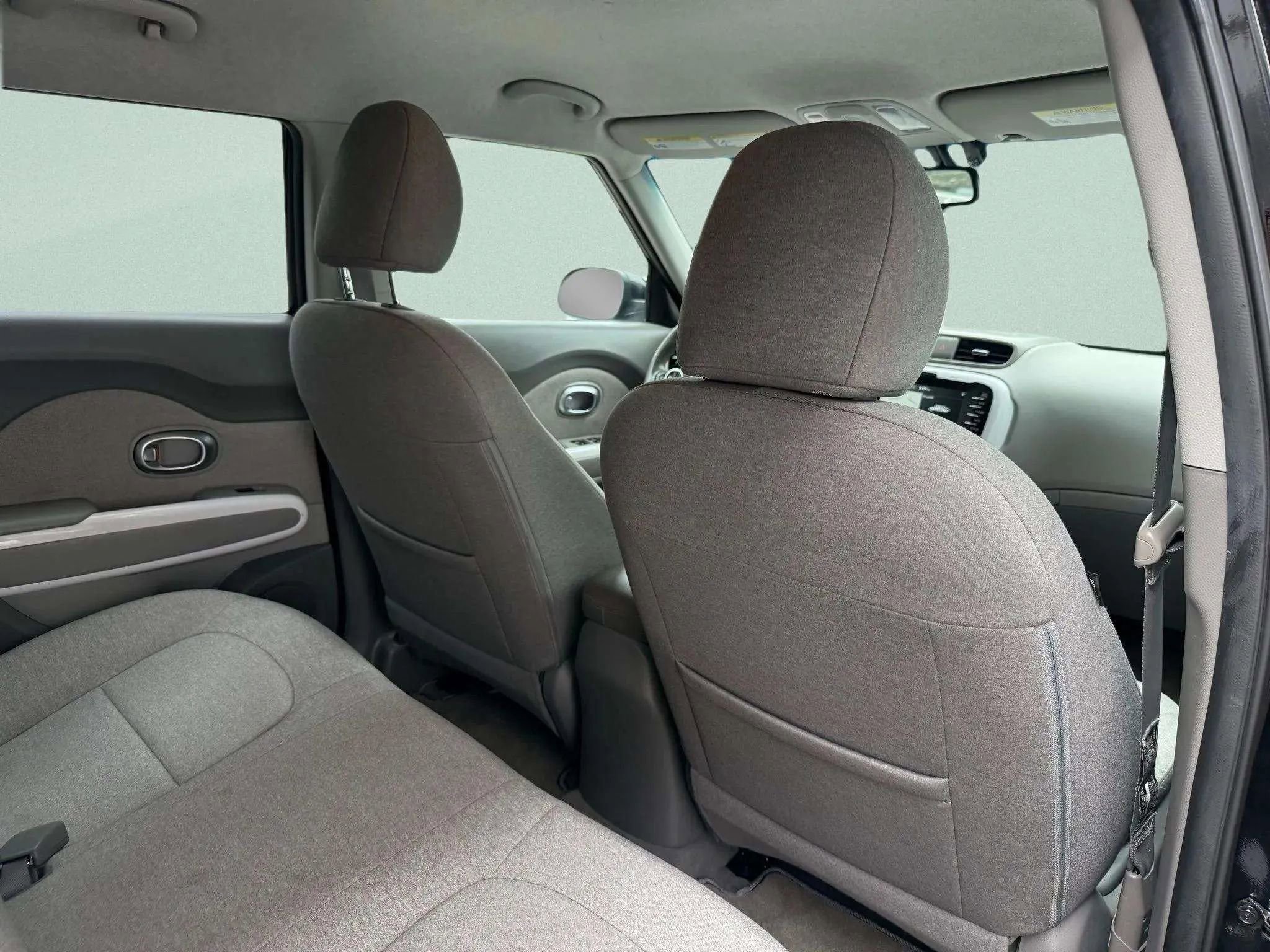 Used 2017 Kia Soul EV image 10