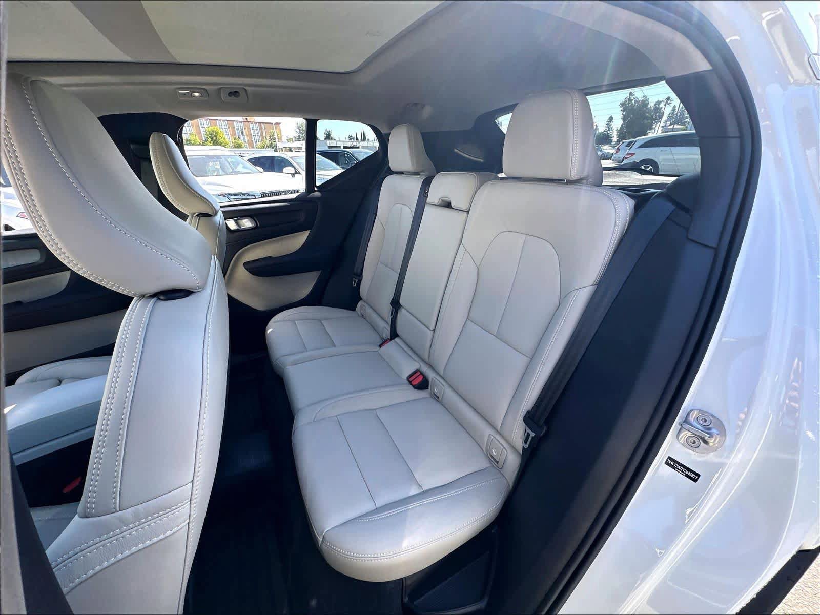 Used 2026 Volvo XC40 B5 Plus w/ Protection Package Premier AWD/4WD image 29