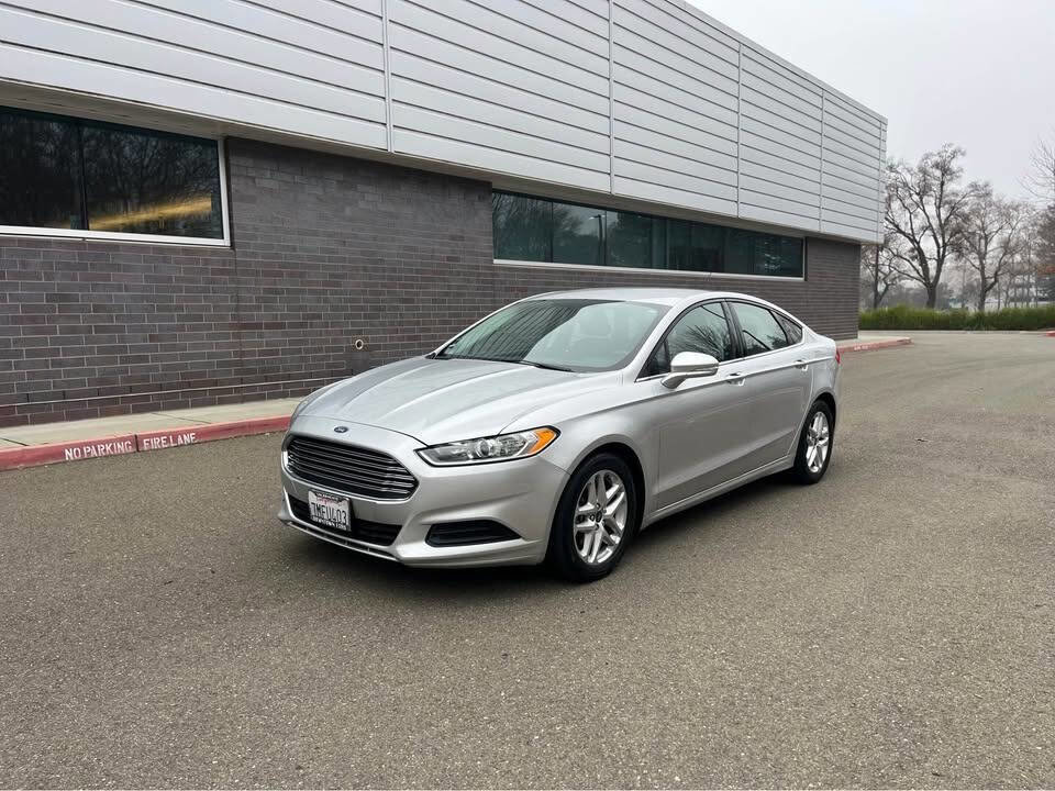 Used 2016 Ford Fusion SE image 1