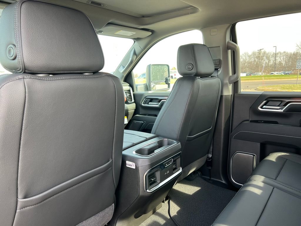 New 2026 GMC Sierra 2500 Denali w/ Denali Reserve Package AWD/4WD image 39