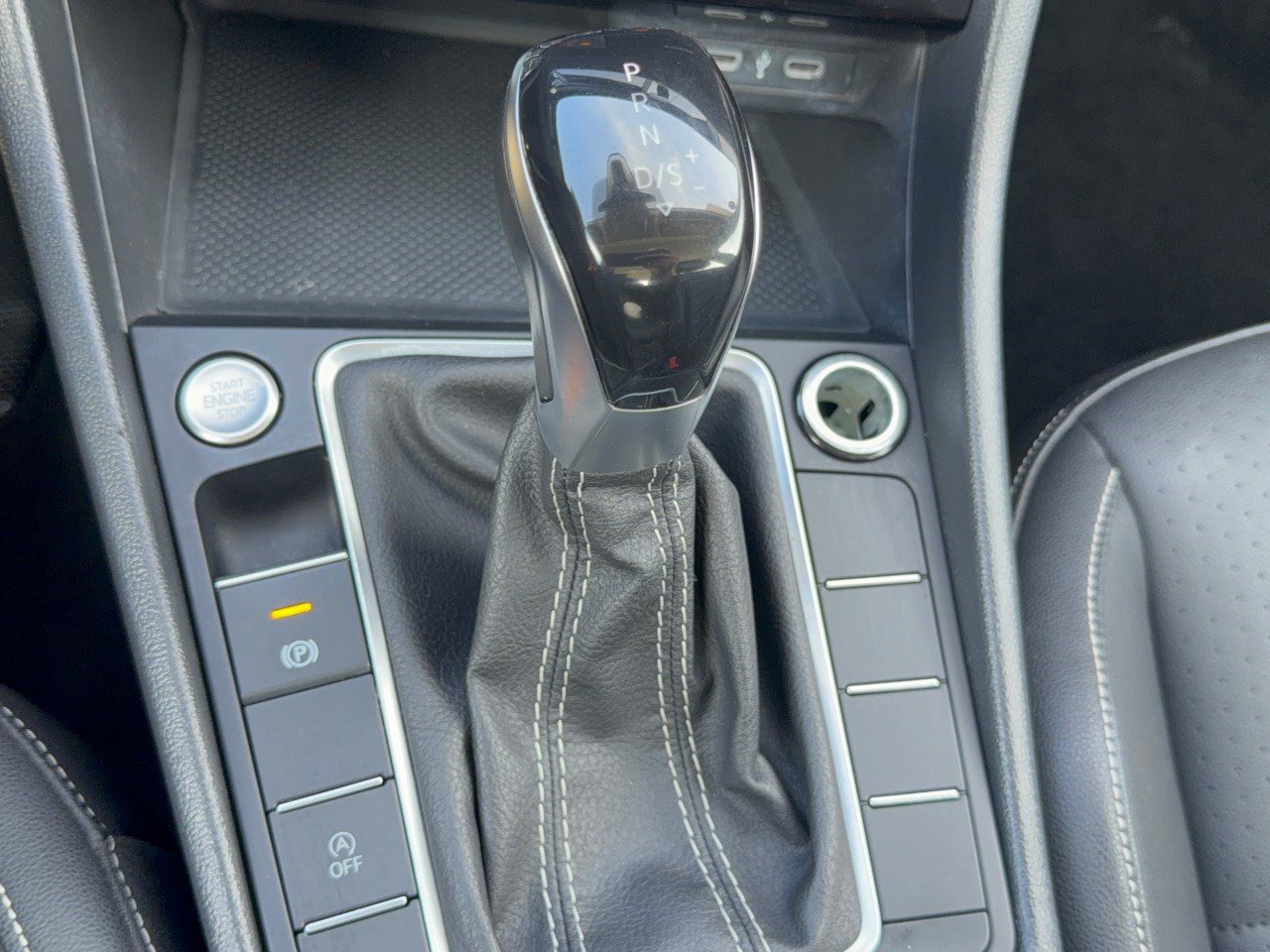 Certified 2024 Volkswagen Jetta SE FWD image 21