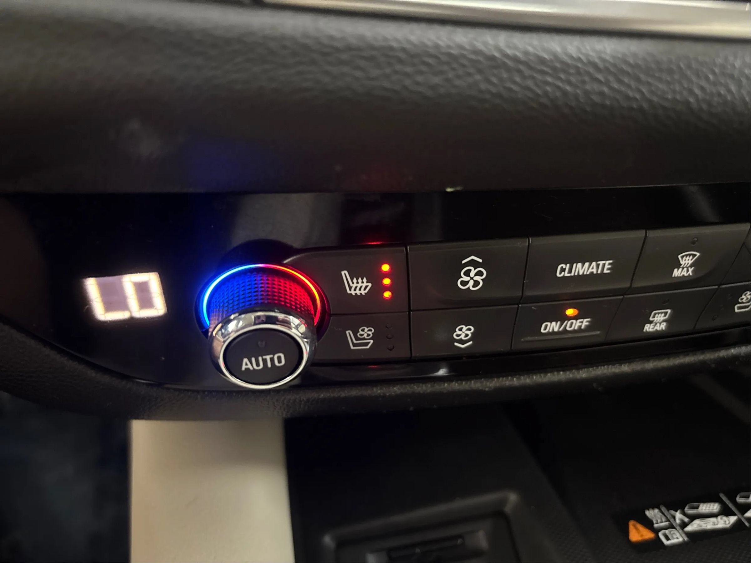 Used 2022 Buick Enclave Avenir w/ Avenir Technology Package AWD/4WD image 44