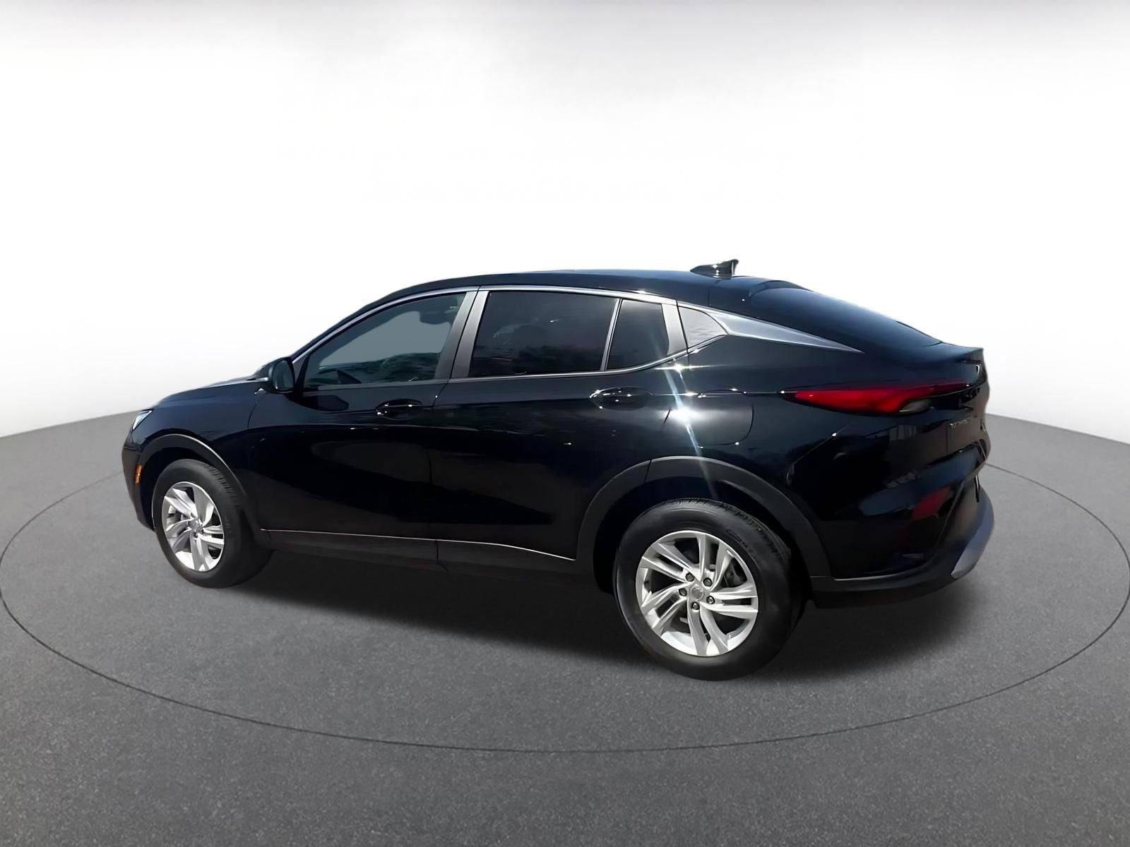 Used 2025 Buick Envista Preferred image 10