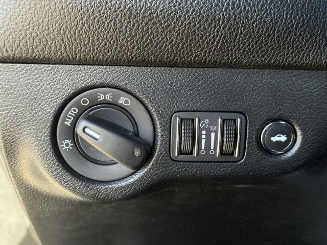 Used 2023 Dodge Challenger SXT RWD image 21