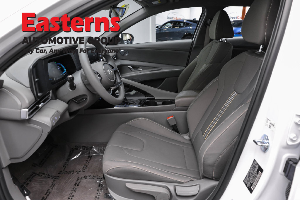 Used 2026 Hyundai Elantra Hybrid FWD image 15