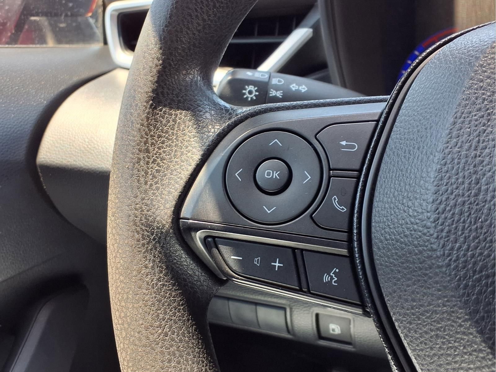 Used 2020 Toyota Corolla LE image 21