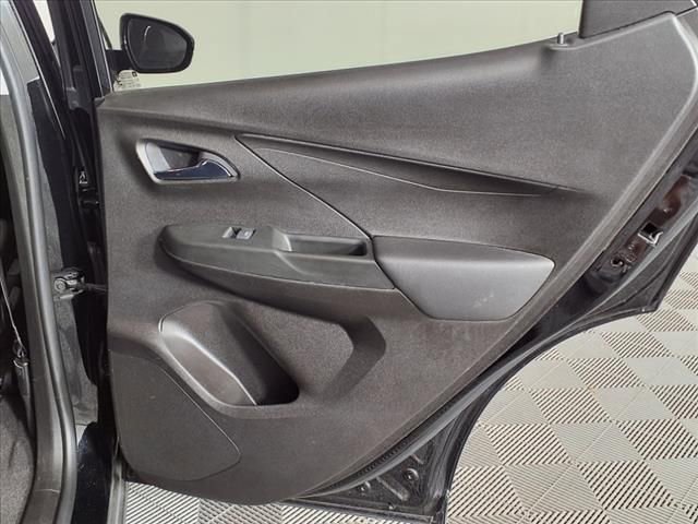 Used 2022 Chevrolet Bolt LT w/ Infotainment Package FWD image 10