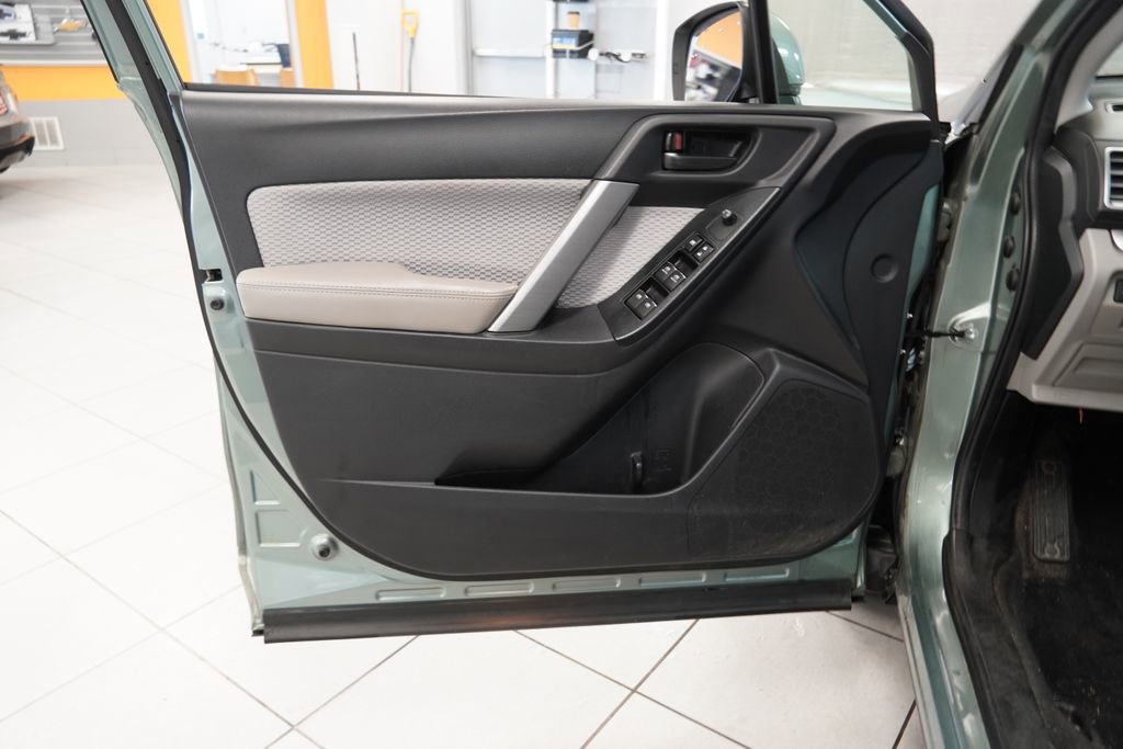 Used 2018 Subaru Forester 2.5i Premium image 11