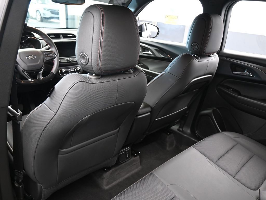 Used 2023 Chevrolet TrailBlazer RS w/ Convenience Package image 32