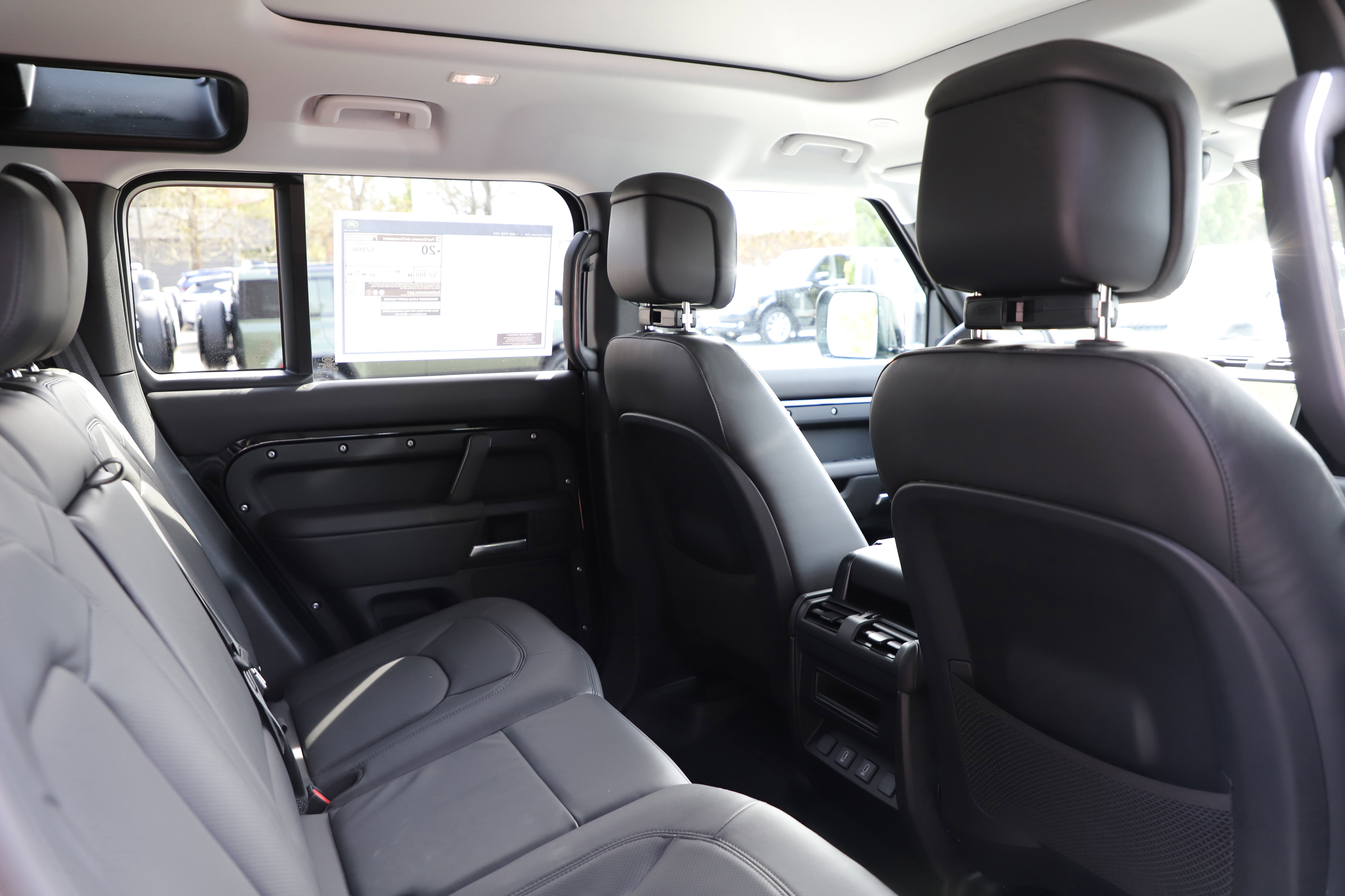 New 2026 Land Rover Defender 110 X-Dynamic SE image 11